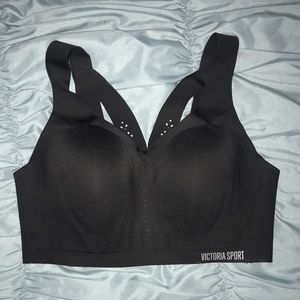 Victoria sport sports bra